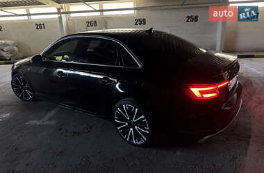 Седан Audi A4 2019 в 