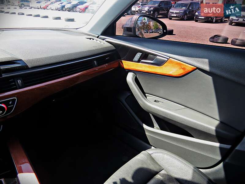 Седан Audi A4 2019 в Черкасах