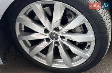 Седан Audi A4 2015 в 