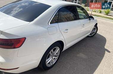 Седан Audi A4 2015 в 