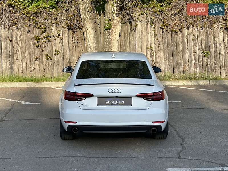 Седан Audi A4 2017 в Днепре