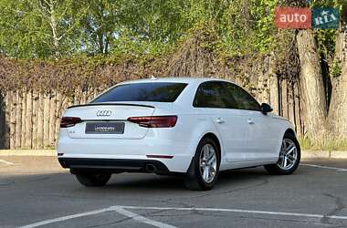 Седан Audi A4 2017 в 