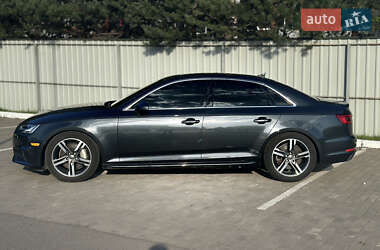 Седан Audi A4 2017 в 