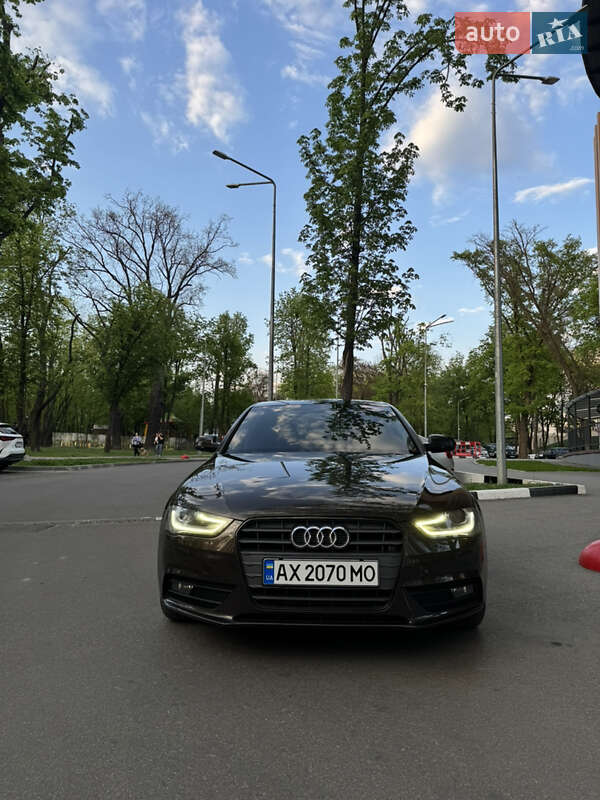 Седан Audi A4 2012 в 