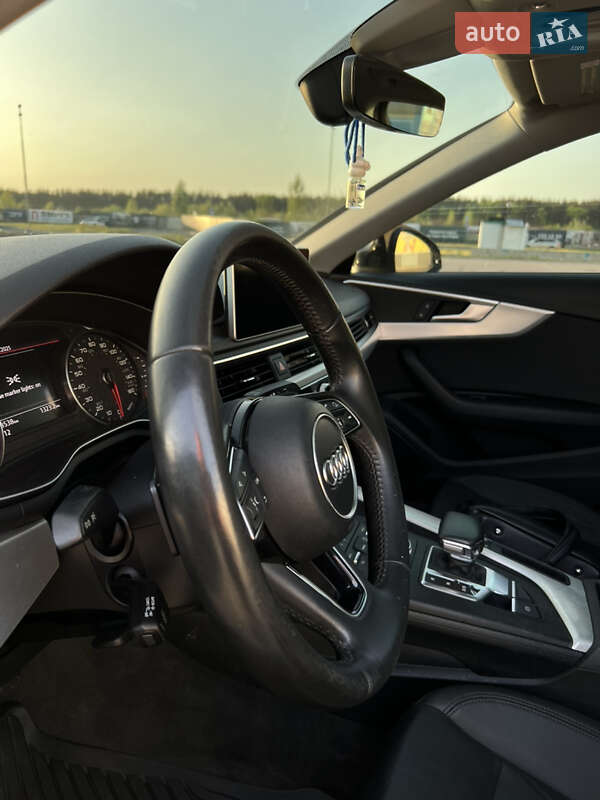 Седан Audi A4 2016 в Киеве