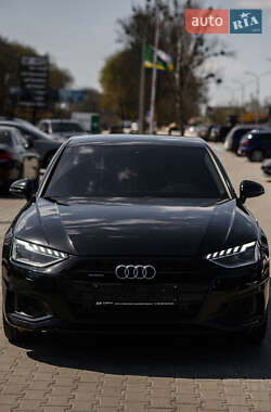 Седан Audi A4 2019 в 