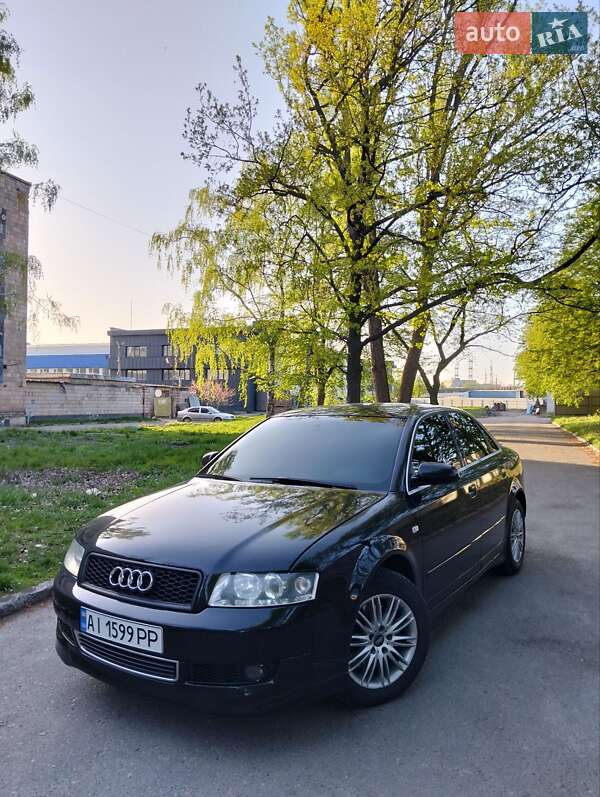 Седан Audi A4 2004 в 