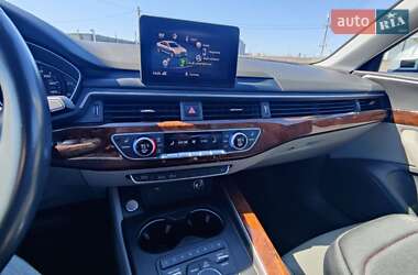 Седан Audi A4 2018 в 
