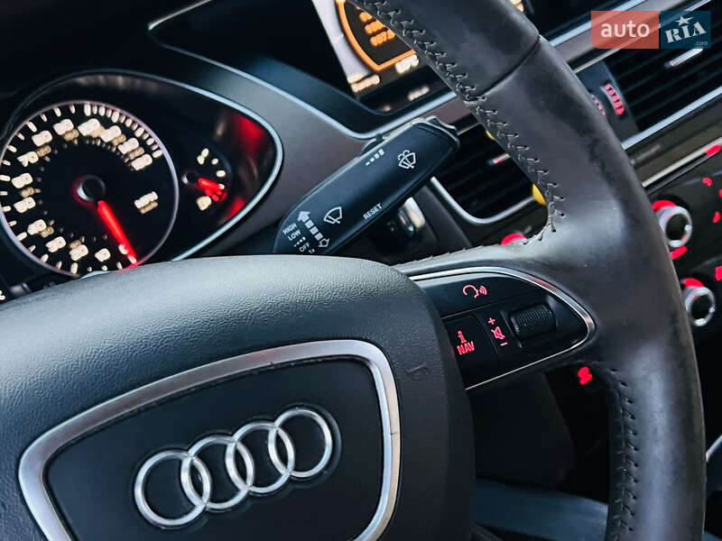 Седан Audi A4 2012 в Харькове