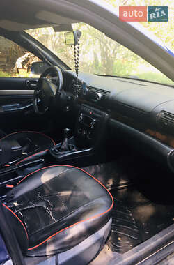 Седан Audi A4 1996 в 