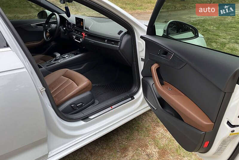 Седан Audi A4 2017 в Ровно