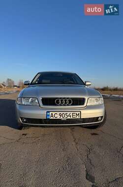 Седан Audi A4 2000 в 