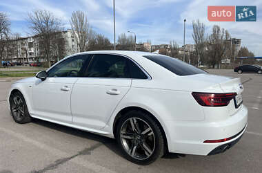 Седан Audi A4 2016 в 