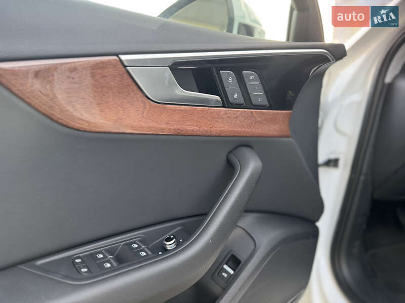 Седан Audi A4 2020 в Києві
