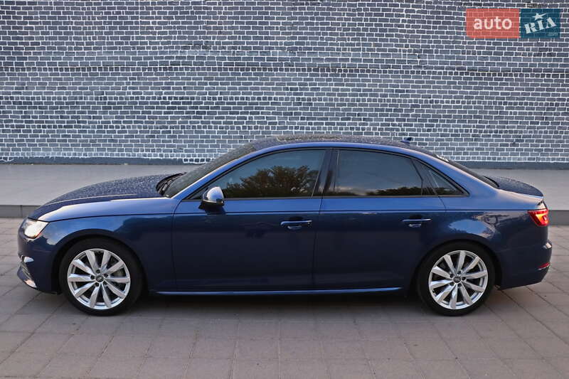 Седан Audi A4 2017 в Кременчуге