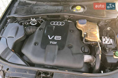 Седан Audi A4 2000 в 