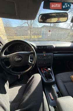 Седан Audi A4 2000 в 