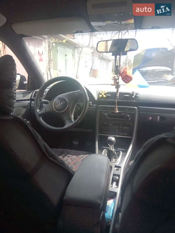 Седан Audi A4 2001 в Черкассах