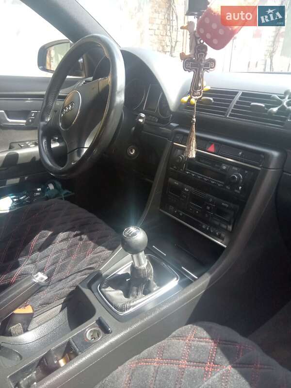 Седан Audi A4 2001 в Черкассах