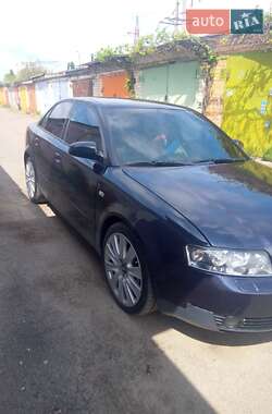 Седан Audi A4 2001 в 