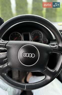 Седан Audi A4 2001 в 