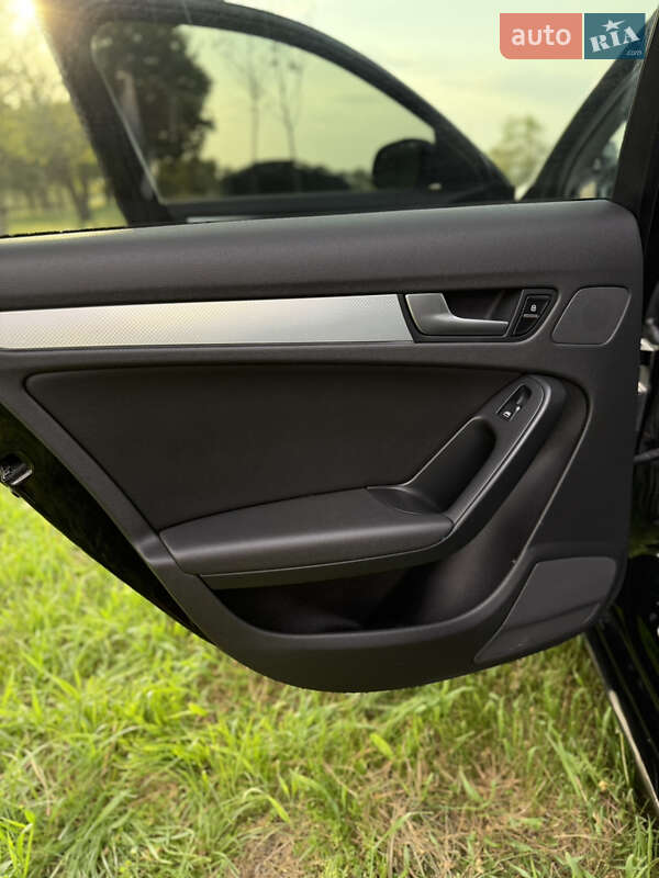 Седан Audi A4 2011 в Днепре