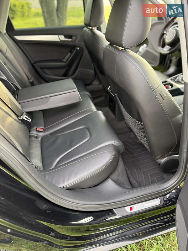 Седан Audi A4 2011 в Днепре