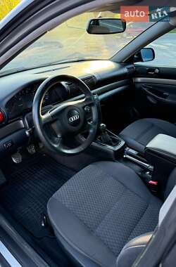 Седан Audi A4 2000 в 