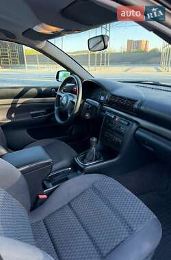 Седан Audi A4 2000 в 