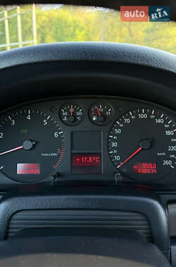 Седан Audi A4 2000 в 