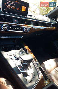 Седан Audi A4 2016 в 