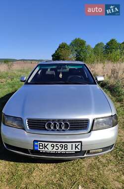 Седан Audi A4 1999 в 