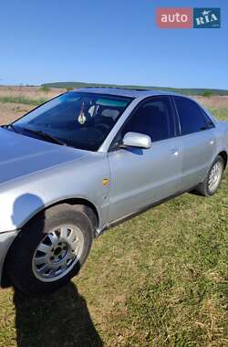 Седан Audi A4 1999 в 