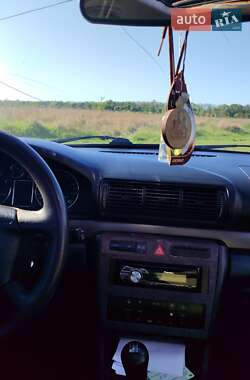 Седан Audi A4 1999 в 