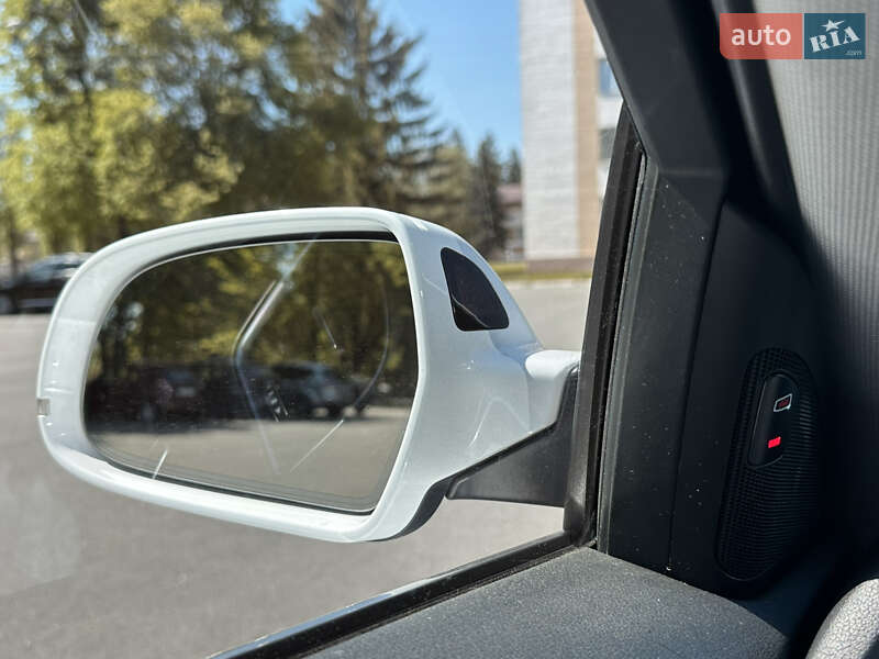 Седан Audi A4 2014 в Киеве