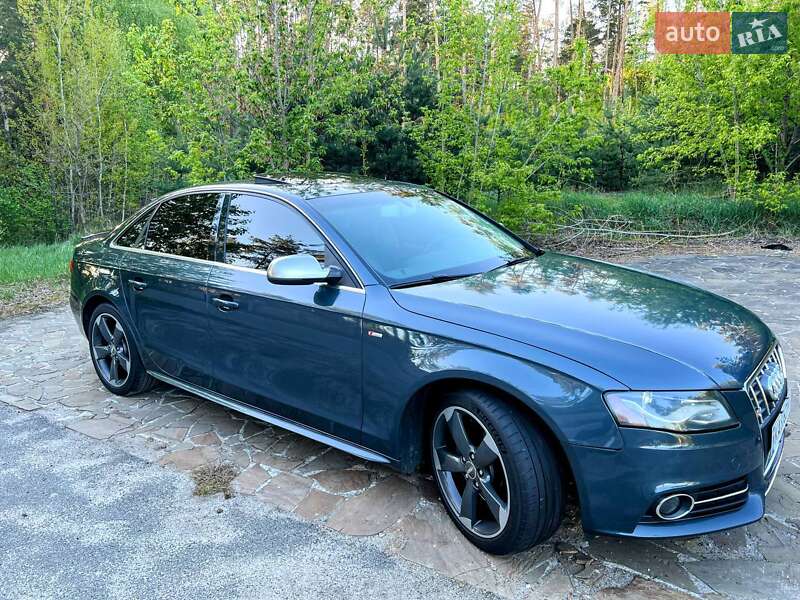Седан Audi A4 2011 в Киеве