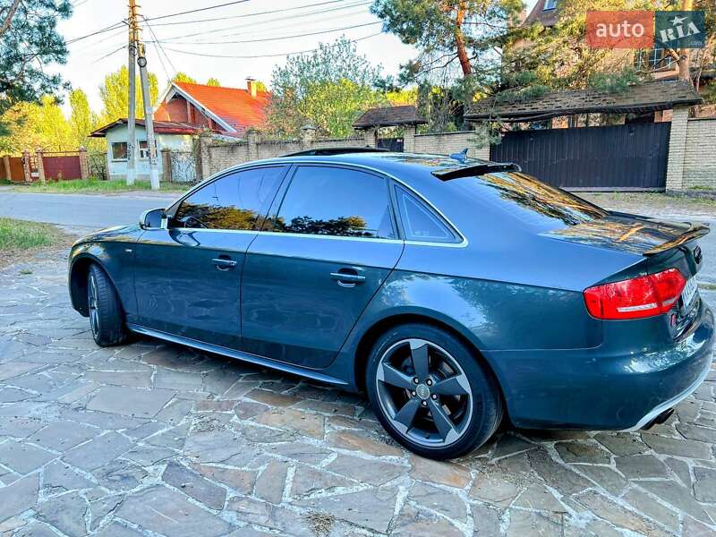 Седан Audi A4 2011 в Киеве