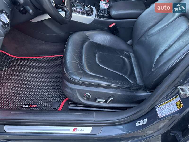 Седан Audi A4 2011 в Киеве