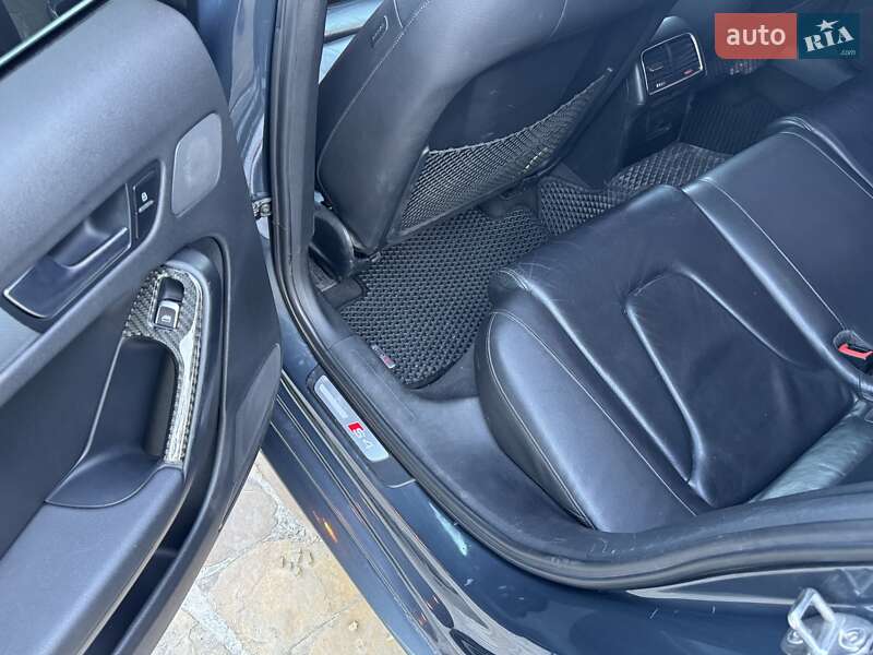 Седан Audi A4 2011 в Києві