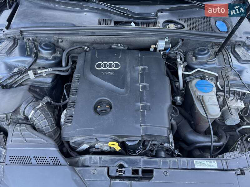 Седан Audi A4 2011 в Києві