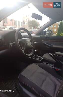 Седан Audi A4 1996 в 
