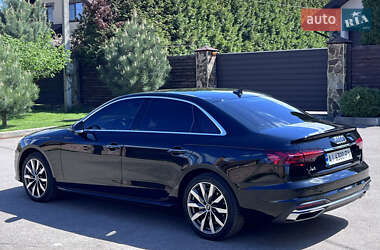 Седан Audi A4 2022 в 