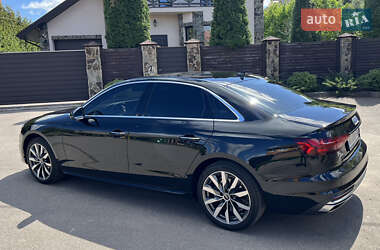 Седан Audi A4 2022 в 