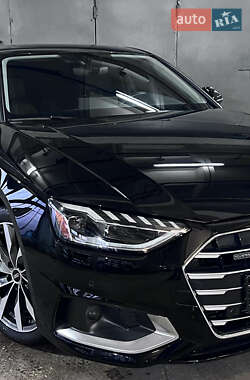 Седан Audi A4 2022 в 