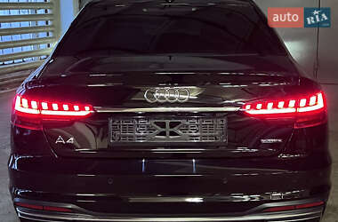 Седан Audi A4 2022 в 