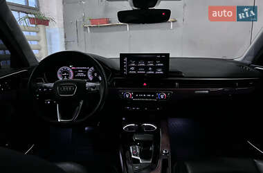 Седан Audi A4 2022 в 