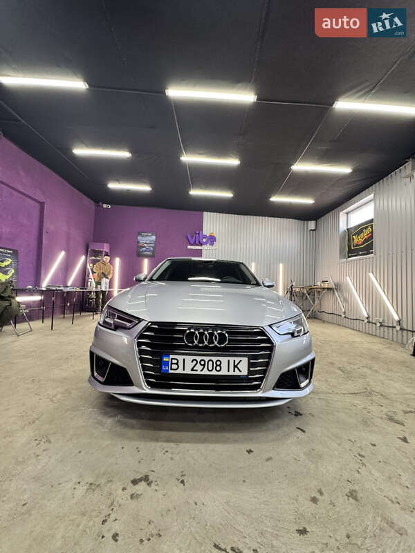 Седан Audi A4 2018 в Полтаве