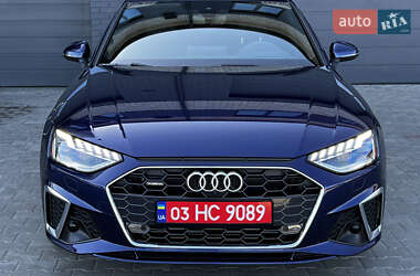 Седан Audi A4 2022 в 