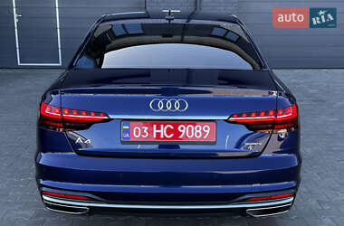 Седан Audi A4 2022 в 