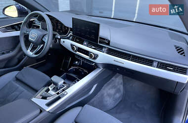 Седан Audi A4 2022 в 